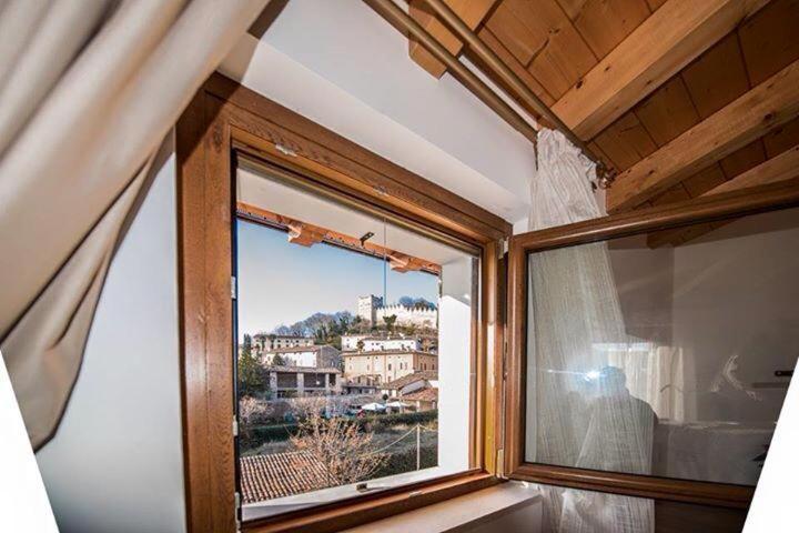 B&B Al Vicolo Di Mezzo มอนซามบาโน ภายนอก รูปภาพ