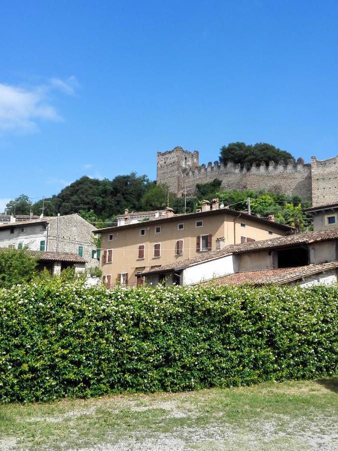 B&B Al Vicolo Di Mezzo มอนซามบาโน ภายนอก รูปภาพ