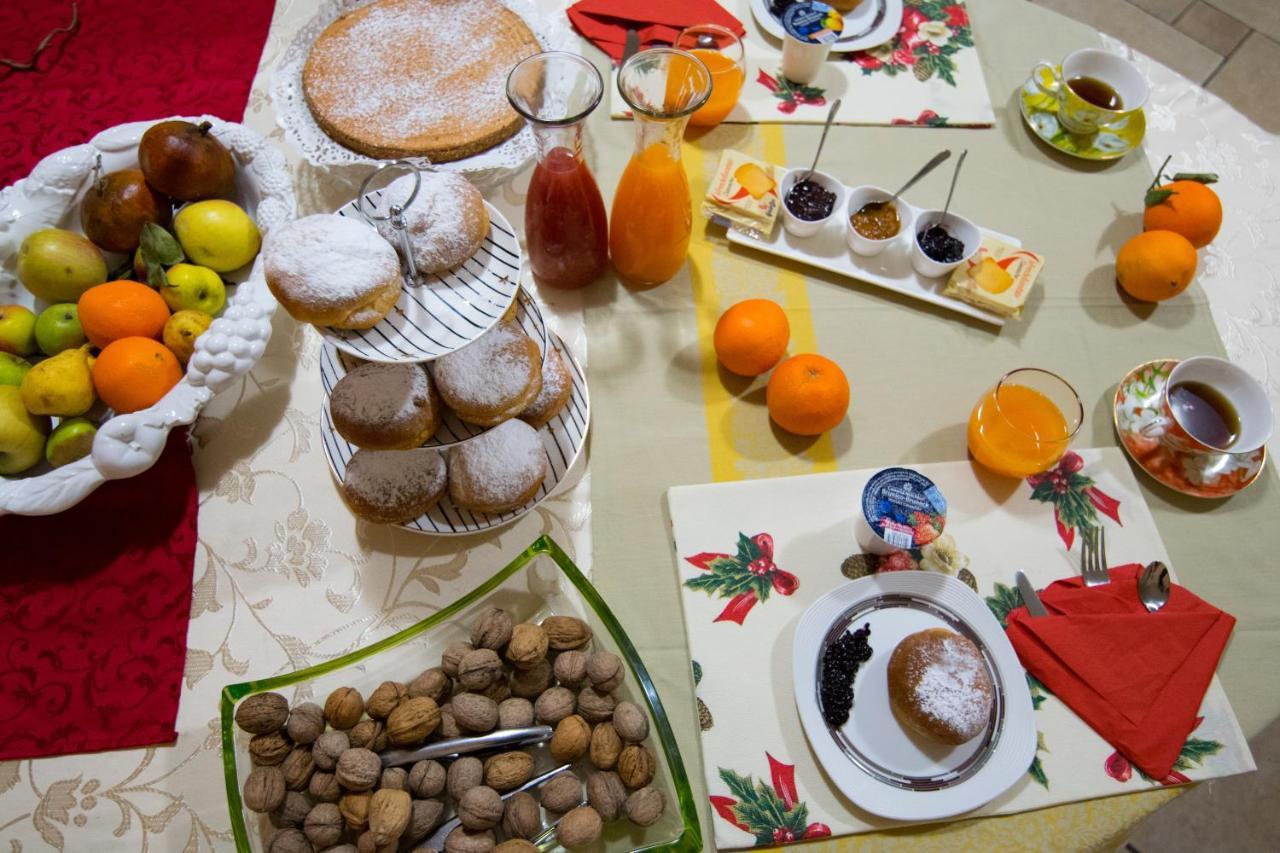 B&B Al Vicolo Di Mezzo มอนซามบาโน ภายนอก รูปภาพ